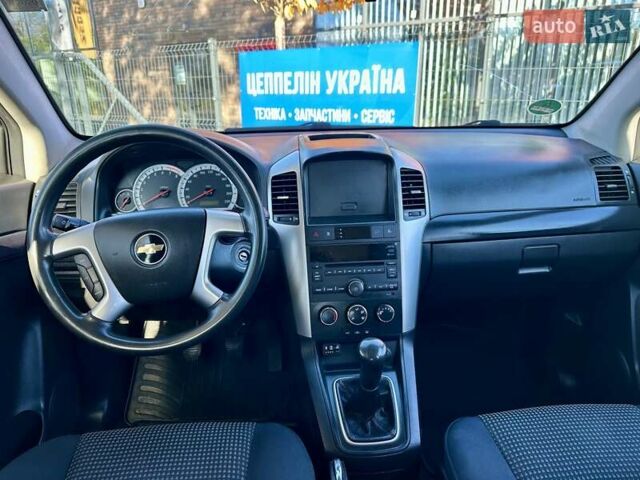 Серый Шевроле Каптива, объемом двигателя 2.4 л и пробегом 195 тыс. км за 7999 $, фото 25 на Automoto.ua