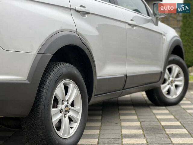 Серый Шевроле Каптива, объемом двигателя 2.4 л и пробегом 202 тыс. км за 7700 $, фото 56 на Automoto.ua