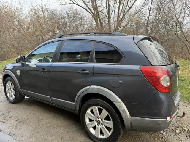 Сірий Шевроле Каптіва, об'ємом двигуна 2 л та пробігом 211 тис. км за 2200 $, фото 2 на Automoto.ua