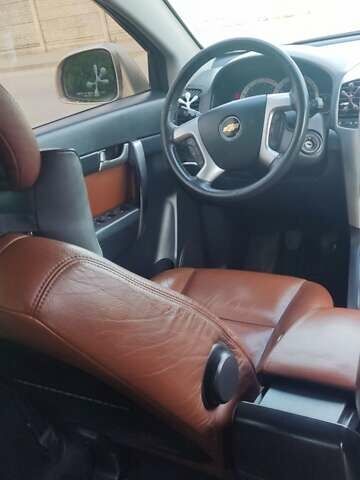 Серый Шевроле Каптива, объемом двигателя 1.99 л и пробегом 240 тыс. км за 7950 $, фото 10 на Automoto.ua