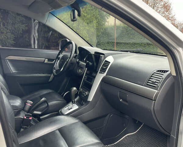 Серый Шевроле Каптива, объемом двигателя 2 л и пробегом 230 тыс. км за 8200 $, фото 16 на Automoto.ua