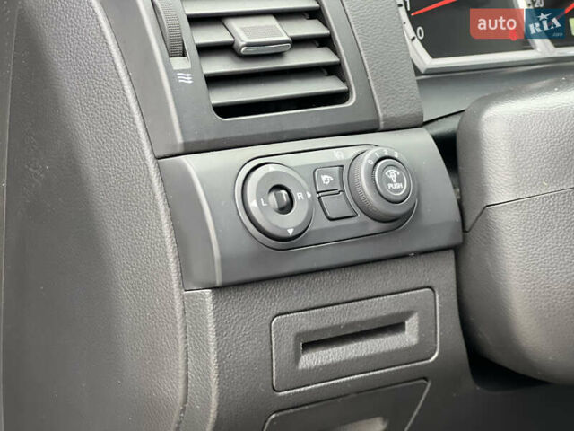 Серый Шевроле Каптива, объемом двигателя 2.4 л и пробегом 202 тыс. км за 7700 $, фото 70 на Automoto.ua