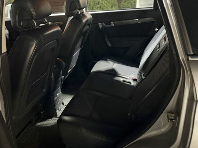 Сірий Шевроле Каптіва, об'ємом двигуна 2.4 л та пробігом 258 тис. км за 2500 $, фото 7 на Automoto.ua