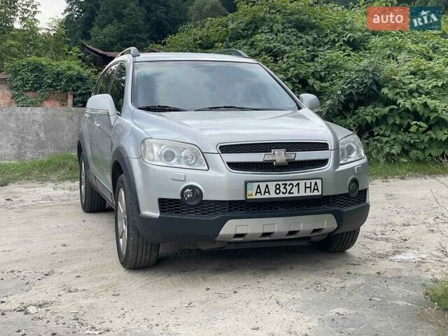 Сірий Шевроле Каптіва, об'ємом двигуна 2.4 л та пробігом 216 тис. км за 9200 $, фото 6 на Automoto.ua