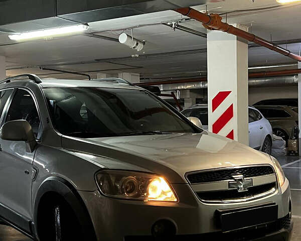 Серый Шевроле Каптива, объемом двигателя 2.4 л и пробегом 240 тыс. км за 4999 $, фото 24 на Automoto.ua