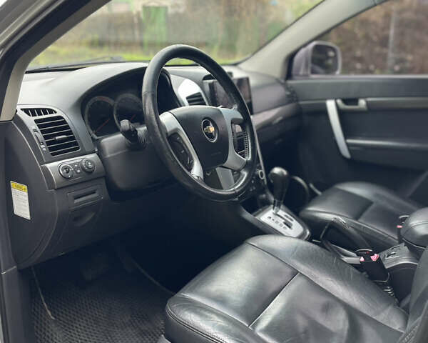 Серый Шевроле Каптива, объемом двигателя 2 л и пробегом 230 тыс. км за 8200 $, фото 14 на Automoto.ua