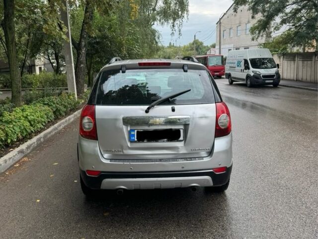 Серый Шевроле Каптива, объемом двигателя 2.4 л и пробегом 196 тыс. км за 3400 $, фото 4 на Automoto.ua