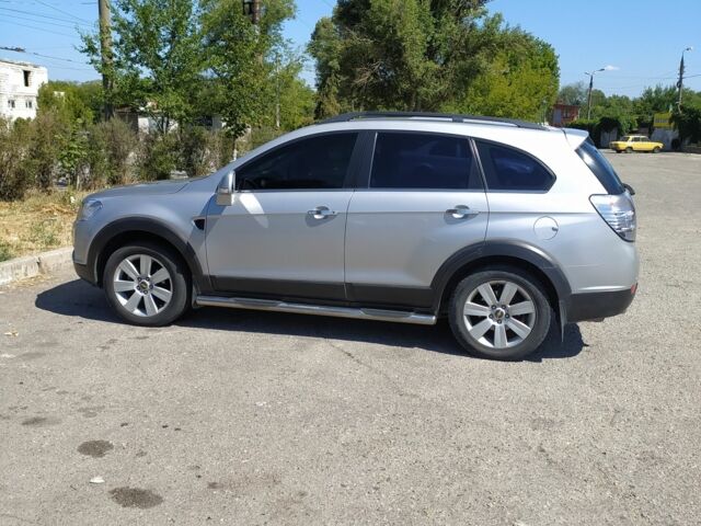 Серый Шевроле Каптива, объемом двигателя 3.2 л и пробегом 223 тыс. км за 8000 $, фото 2 на Automoto.ua