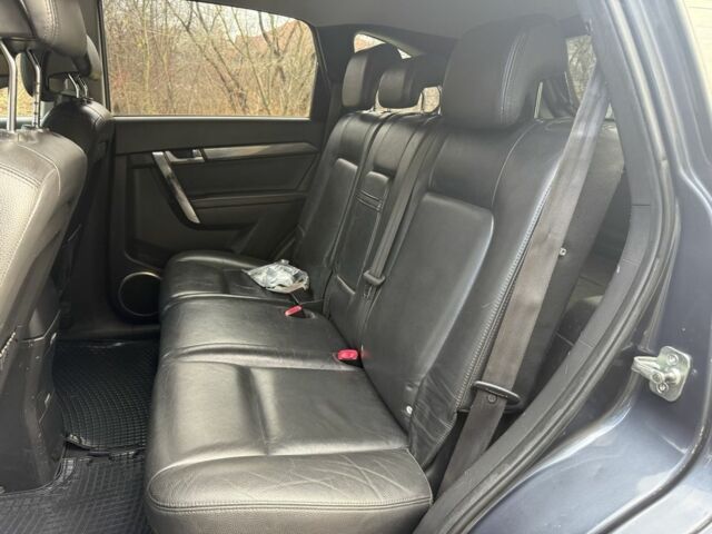 Сірий Шевроле Каптіва, об'ємом двигуна 2 л та пробігом 211 тис. км за 2200 $, фото 3 на Automoto.ua