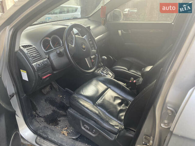 Серый Шевроле Каптива, объемом двигателя 3.2 л и пробегом 253 тыс. км за 7000 $, фото 4 на Automoto.ua