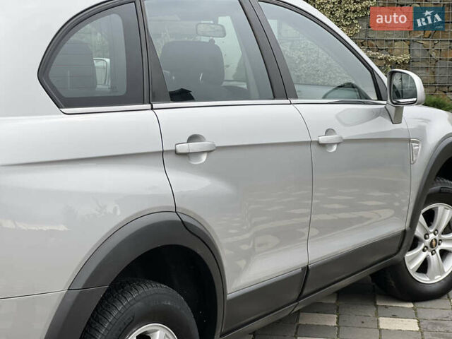 Серый Шевроле Каптива, объемом двигателя 2.4 л и пробегом 202 тыс. км за 7700 $, фото 59 на Automoto.ua