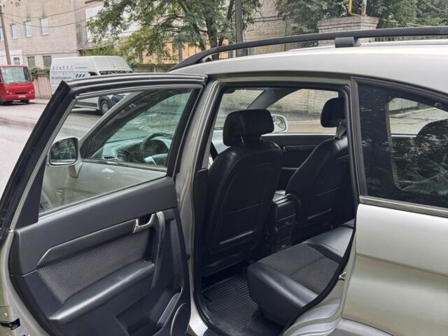 Сірий Шевроле Каптіва, об'ємом двигуна 2.4 л та пробігом 196 тис. км за 2800 $, фото 7 на Automoto.ua