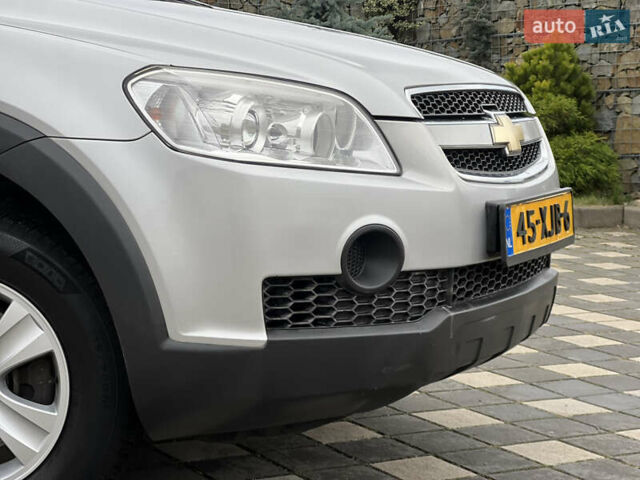 Серый Шевроле Каптива, объемом двигателя 2.4 л и пробегом 202 тыс. км за 7700 $, фото 26 на Automoto.ua
