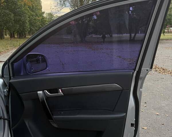 Серый Шевроле Каптива, объемом двигателя 2.41 л и пробегом 198 тыс. км за 7000 $, фото 1 на Automoto.ua