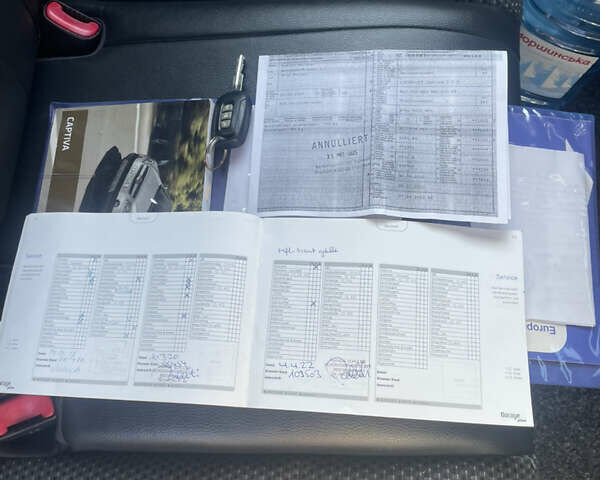 Сірий Шевроле Каптіва, об'ємом двигуна 2 л та пробігом 128 тис. км за 10650 $, фото 44 на Automoto.ua