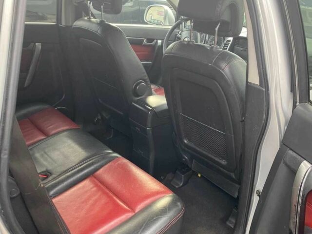 Серый Шевроле Каптива, объемом двигателя 2 л и пробегом 350 тыс. км за 4193 $, фото 6 на Automoto.ua