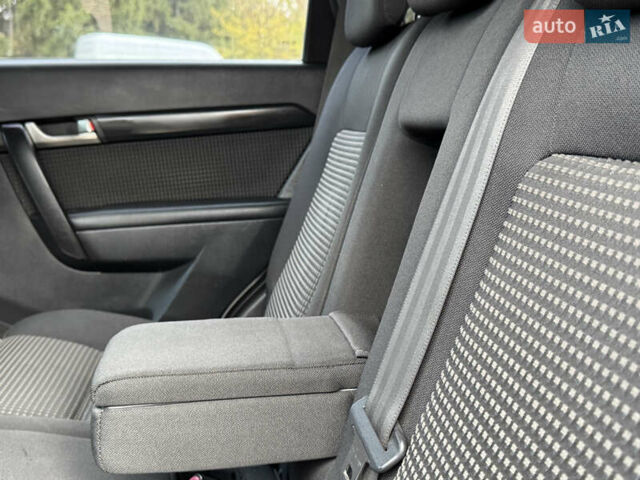 Серый Шевроле Каптива, объемом двигателя 2.41 л и пробегом 209 тыс. км за 6999 $, фото 69 на Automoto.ua