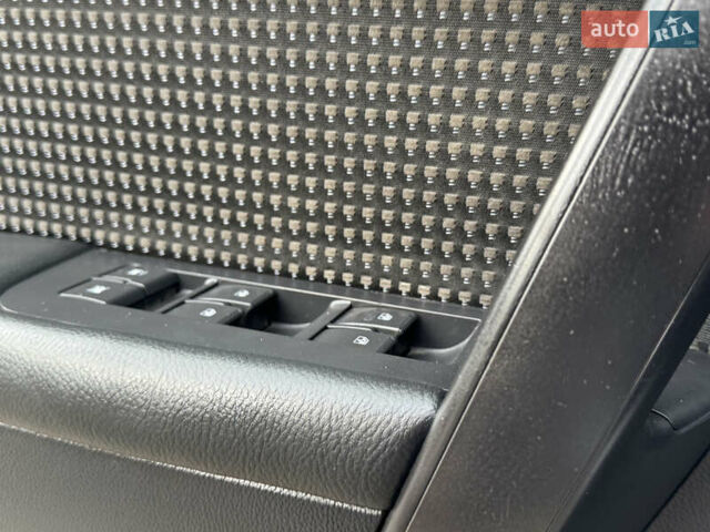 Серый Шевроле Каптива, объемом двигателя 2.41 л и пробегом 209 тыс. км за 6999 $, фото 72 на Automoto.ua