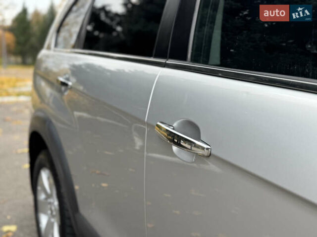 Серый Шевроле Каптива, объемом двигателя 2.41 л и пробегом 209 тыс. км за 6999 $, фото 30 на Automoto.ua