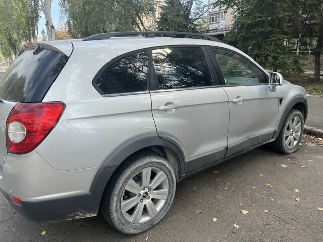 Сірий Шевроле Каптіва, об'ємом двигуна 2 л та пробігом 3 тис. км за 9500 $, фото 1 на Automoto.ua