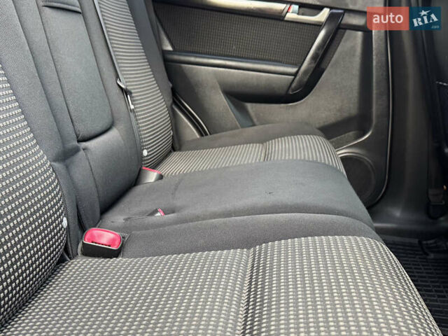 Серый Шевроле Каптива, объемом двигателя 2.41 л и пробегом 209 тыс. км за 6999 $, фото 57 на Automoto.ua