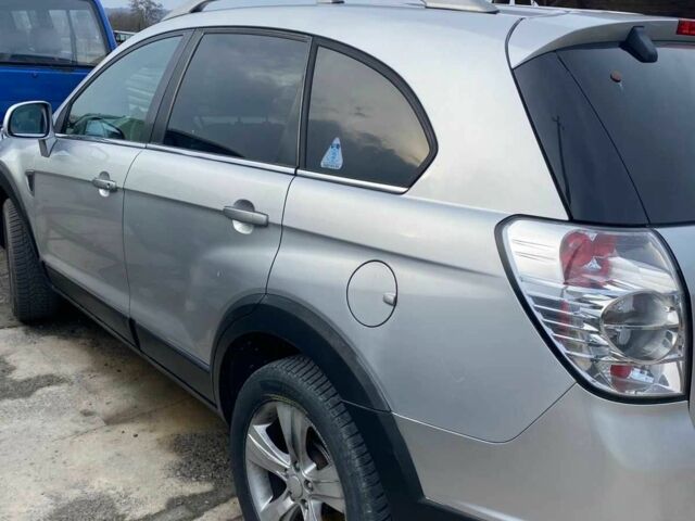 Серый Шевроле Каптива, объемом двигателя 2 л и пробегом 350 тыс. км за 4193 $, фото 3 на Automoto.ua
