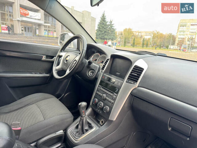 Серый Шевроле Каптива, объемом двигателя 2.41 л и пробегом 209 тыс. км за 6999 $, фото 46 на Automoto.ua