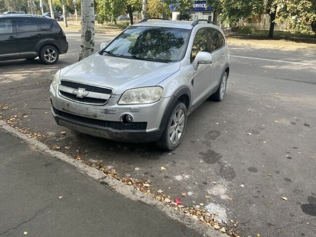 Сірий Шевроле Каптіва, об'ємом двигуна 2 л та пробігом 3 тис. км за 9500 $, фото 3 на Automoto.ua