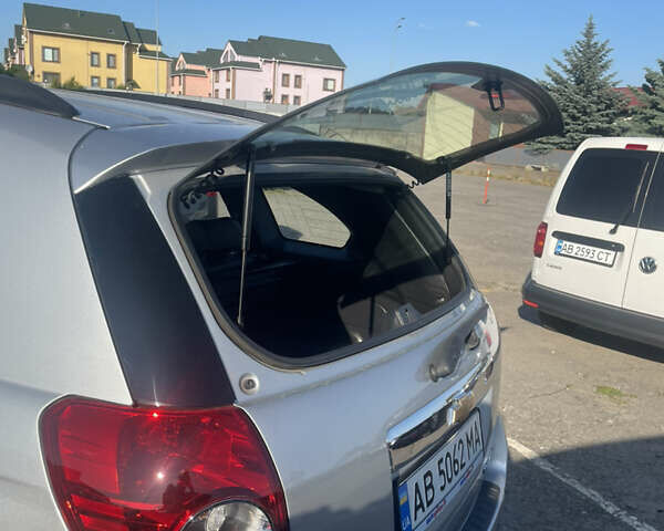 Сірий Шевроле Каптіва, об'ємом двигуна 2 л та пробігом 128 тис. км за 10650 $, фото 6 на Automoto.ua