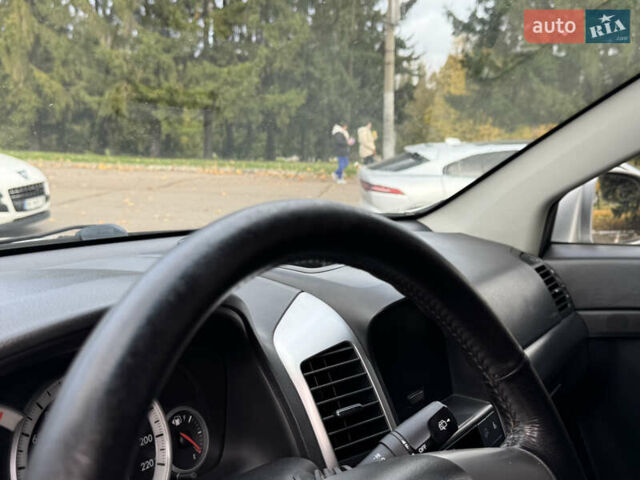 Серый Шевроле Каптива, объемом двигателя 2.41 л и пробегом 209 тыс. км за 6999 $, фото 78 на Automoto.ua