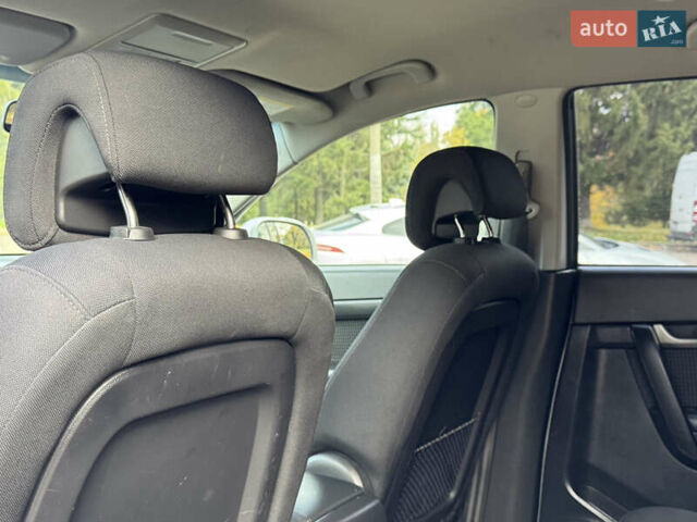 Серый Шевроле Каптива, объемом двигателя 2.41 л и пробегом 209 тыс. км за 6999 $, фото 64 на Automoto.ua