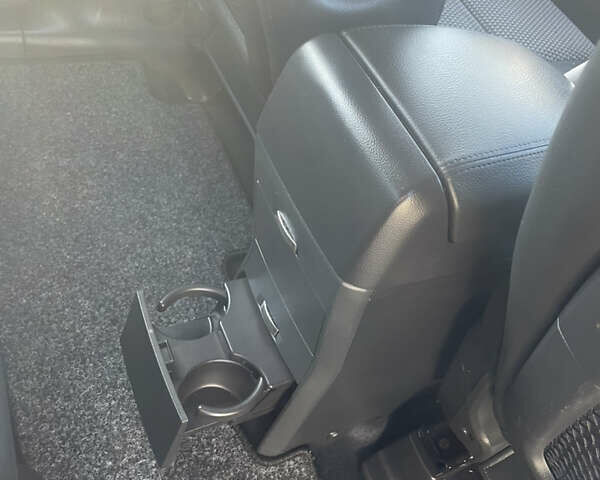 Сірий Шевроле Каптіва, об'ємом двигуна 2 л та пробігом 128 тис. км за 10650 $, фото 29 на Automoto.ua
