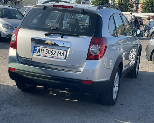 Сірий Шевроле Каптіва, об'ємом двигуна 2 л та пробігом 128 тис. км за 10650 $, фото 3 на Automoto.ua