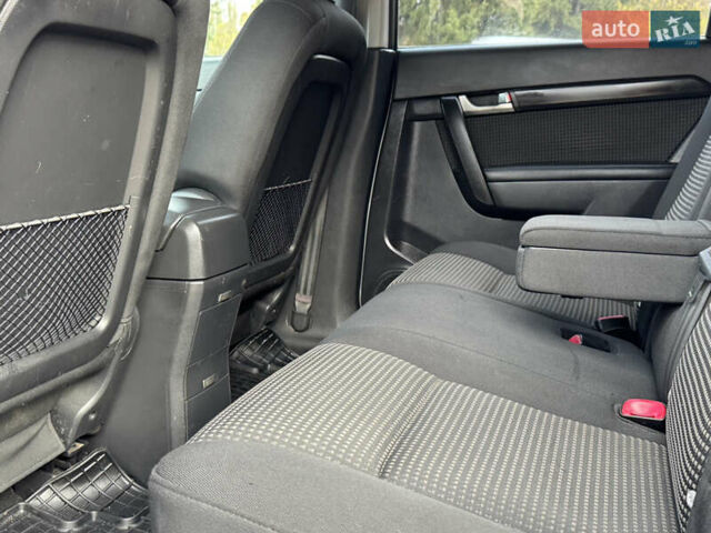 Серый Шевроле Каптива, объемом двигателя 2.41 л и пробегом 209 тыс. км за 6999 $, фото 63 на Automoto.ua