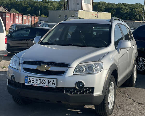 Сірий Шевроле Каптіва, об'ємом двигуна 2 л та пробігом 128 тис. км за 10650 $, фото 12 на Automoto.ua