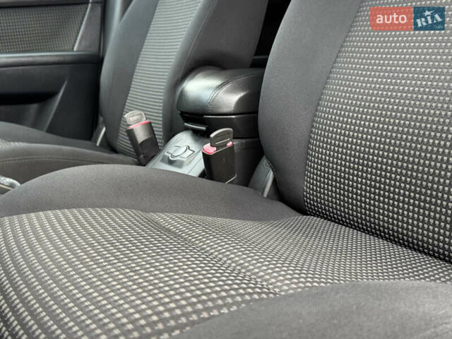Серый Шевроле Каптива, объемом двигателя 2.41 л и пробегом 209 тыс. км за 6999 $, фото 75 на Automoto.ua