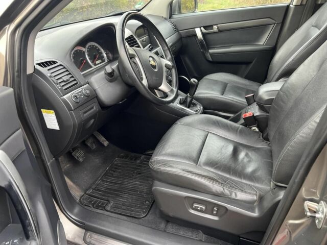 Серый Шевроле Каптива, объемом двигателя 2 л и пробегом 2 тыс. км за 5200 $, фото 5 на Automoto.ua