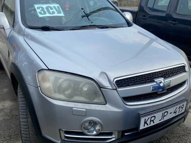 Серый Шевроле Каптива, объемом двигателя 2 л и пробегом 350 тыс. км за 4193 $, фото 1 на Automoto.ua