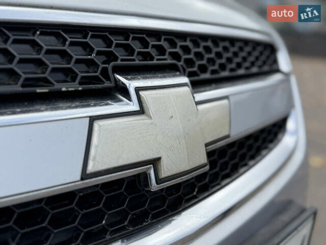 Серый Шевроле Каптива, объемом двигателя 2.41 л и пробегом 209 тыс. км за 6999 $, фото 24 на Automoto.ua