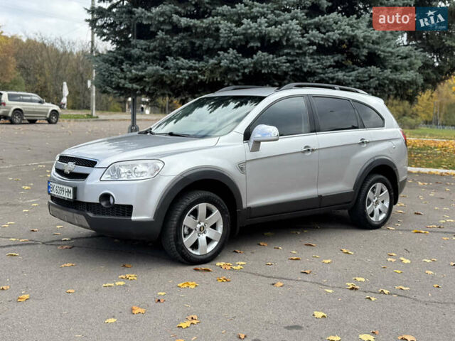 Шевроле Каптива 2009 в Ровно на Automoto.ua Серый Шевроле Каптива, объемом двигателя 2.4 л и пробегом 209 тыс. км за 6999 $, фото 2 на Automoto.ua