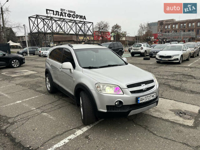 Серый Шевроле Каптива, объемом двигателя 2.41 л и пробегом 223 тыс. км за 9400 $, фото 6 на Automoto.ua