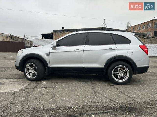 Серый Шевроле Каптива, объемом двигателя 2.41 л и пробегом 223 тыс. км за 9400 $, фото 18 на Automoto.ua
