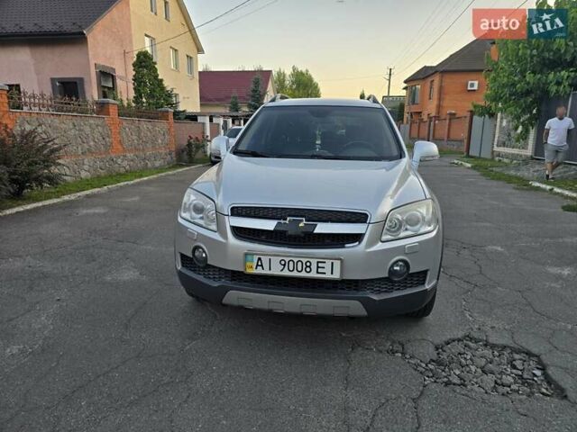 Сірий Шевроле Каптіва, об'ємом двигуна 2.4 л та пробігом 176 тис. км за 8999 $, фото 4 на Automoto.ua