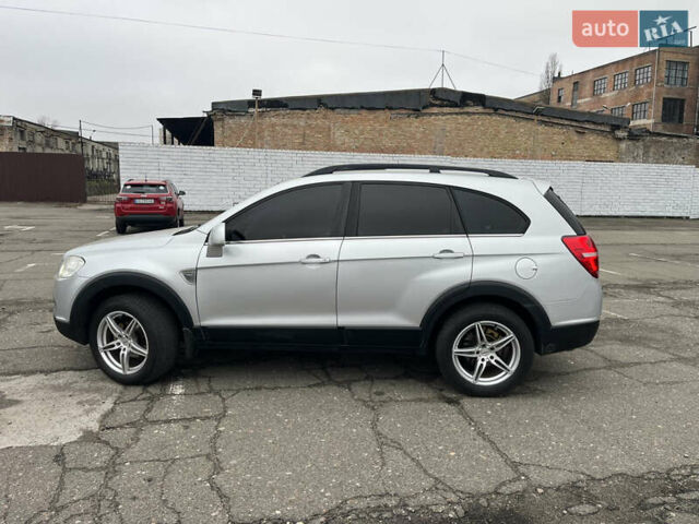 Серый Шевроле Каптива, объемом двигателя 2.41 л и пробегом 223 тыс. км за 9400 $, фото 17 на Automoto.ua