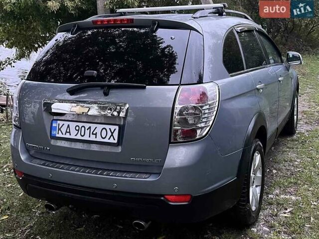 Серый Шевроле Каптива, объемом двигателя 2 л и пробегом 221 тыс. км за 9800 $, фото 9 на Automoto.ua