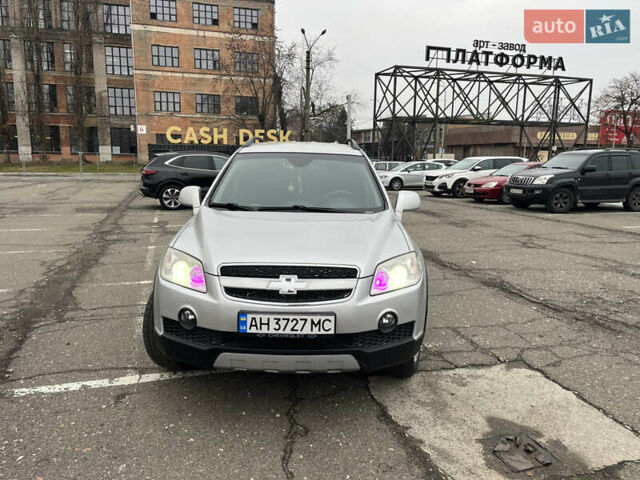 Серый Шевроле Каптива, объемом двигателя 2.41 л и пробегом 223 тыс. км за 9400 $, фото 2 на Automoto.ua