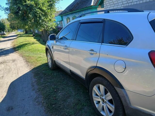 Серый Шевроле Каптива, объемом двигателя 2.4 л и пробегом 270 тыс. км за 5000 $, фото 2 на Automoto.ua