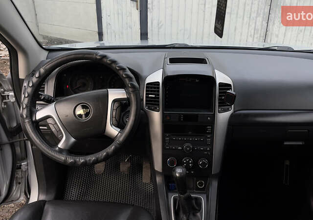 Серый Шевроле Каптива, объемом двигателя 1.99 л и пробегом 159 тыс. км за 9600 $, фото 11 на Automoto.ua