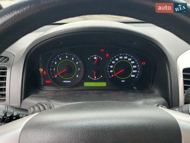 Серый Шевроле Каптива, объемом двигателя 2.41 л и пробегом 223 тыс. км за 9400 $, фото 21 на Automoto.ua