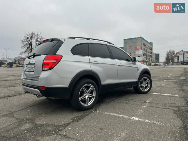 Серый Шевроле Каптива, объемом двигателя 2.41 л и пробегом 223 тыс. км за 9400 $, фото 10 на Automoto.ua